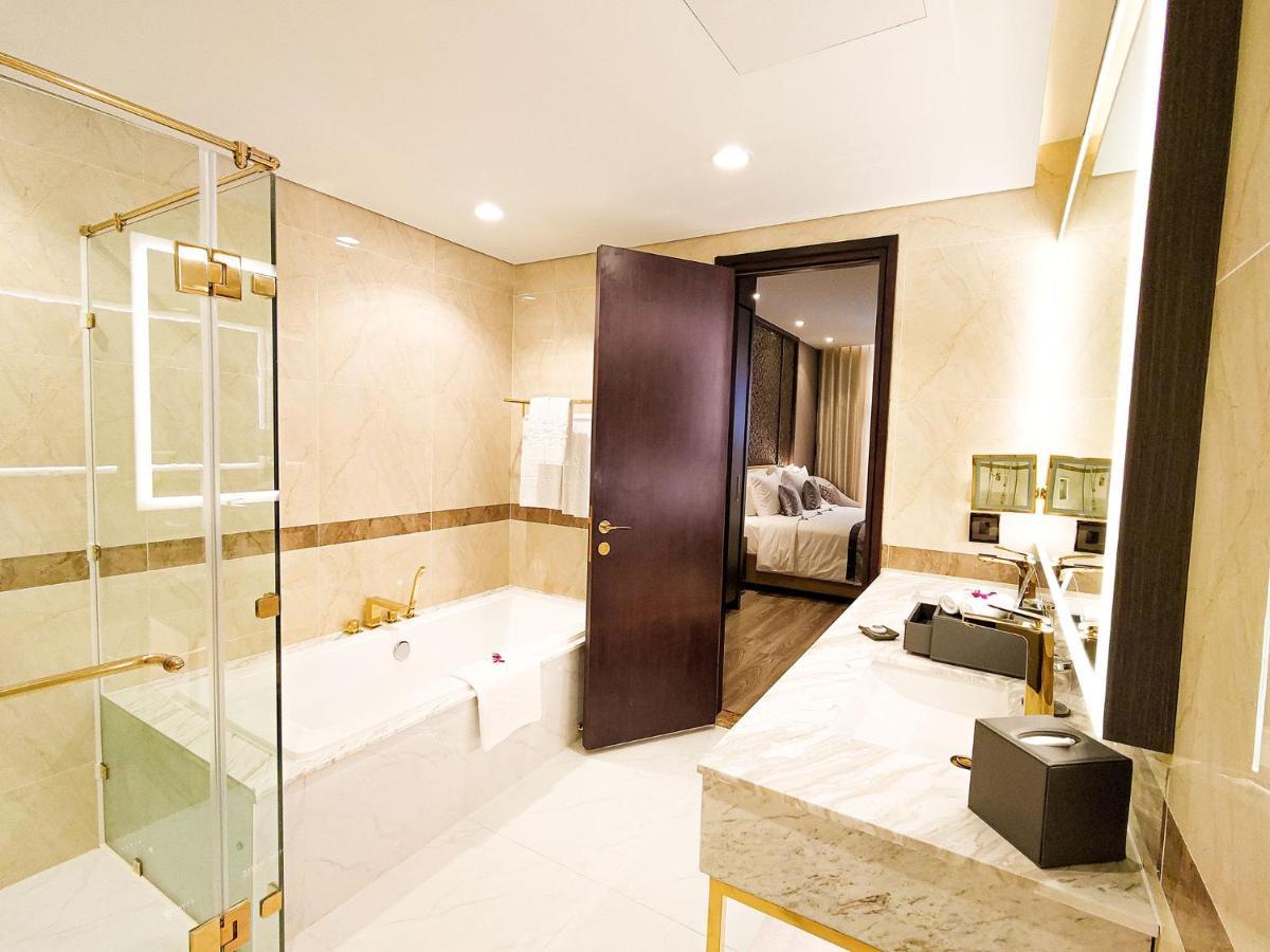 Diamond Stars Ben Tre Hotel Екстер'єр фото Bathroom