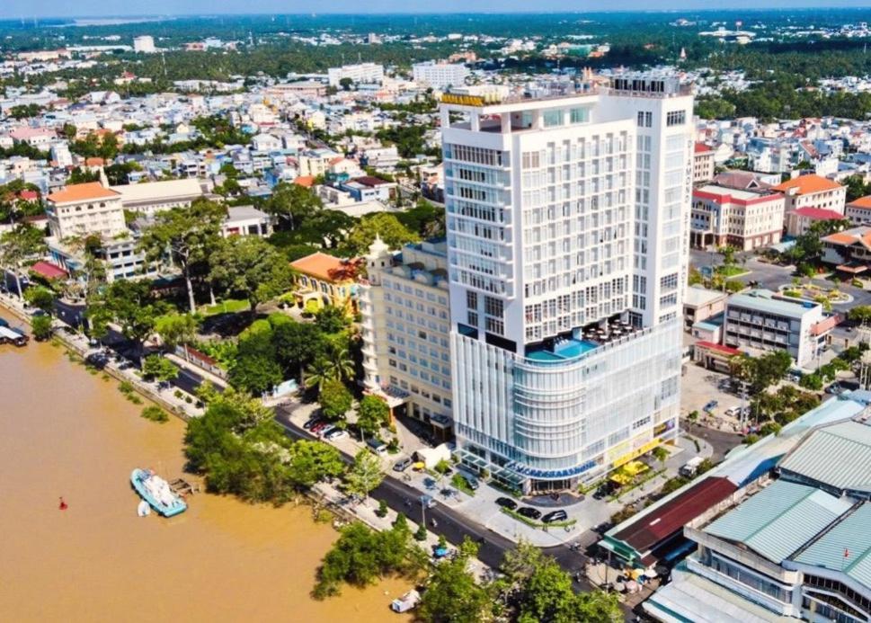Diamond Stars Ben Tre Hotel Екстер'єр фото The hotel in 2019
