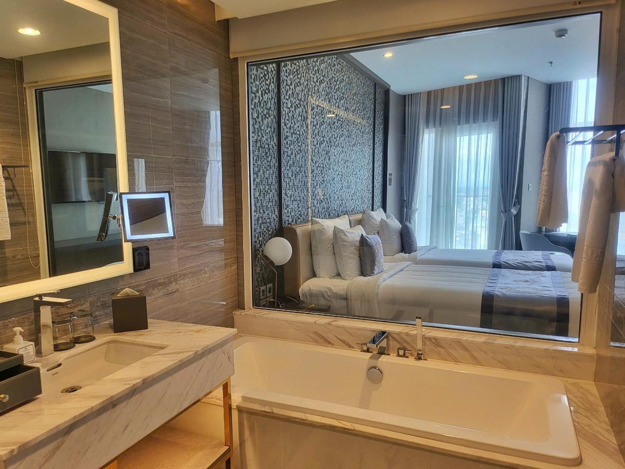 Diamond Stars Ben Tre Hotel Екстер'єр фото Bathroom